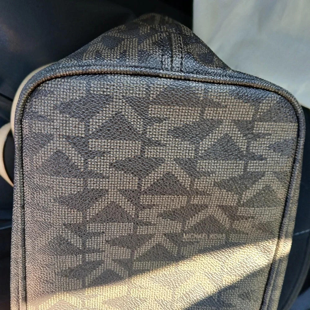 Michael Kors Jet Set Signature Large Zip Travel Tote